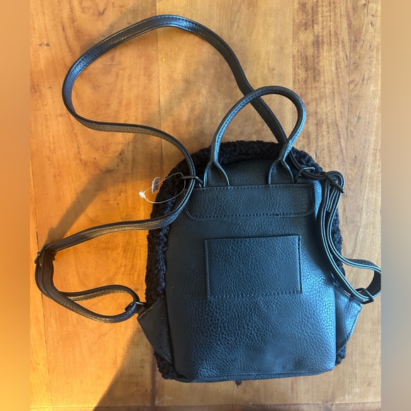 Aldo Women’s Black Sherpa Fleece Mini Backpack Adjustable Faux Leather Trim - Picture 7 of 8